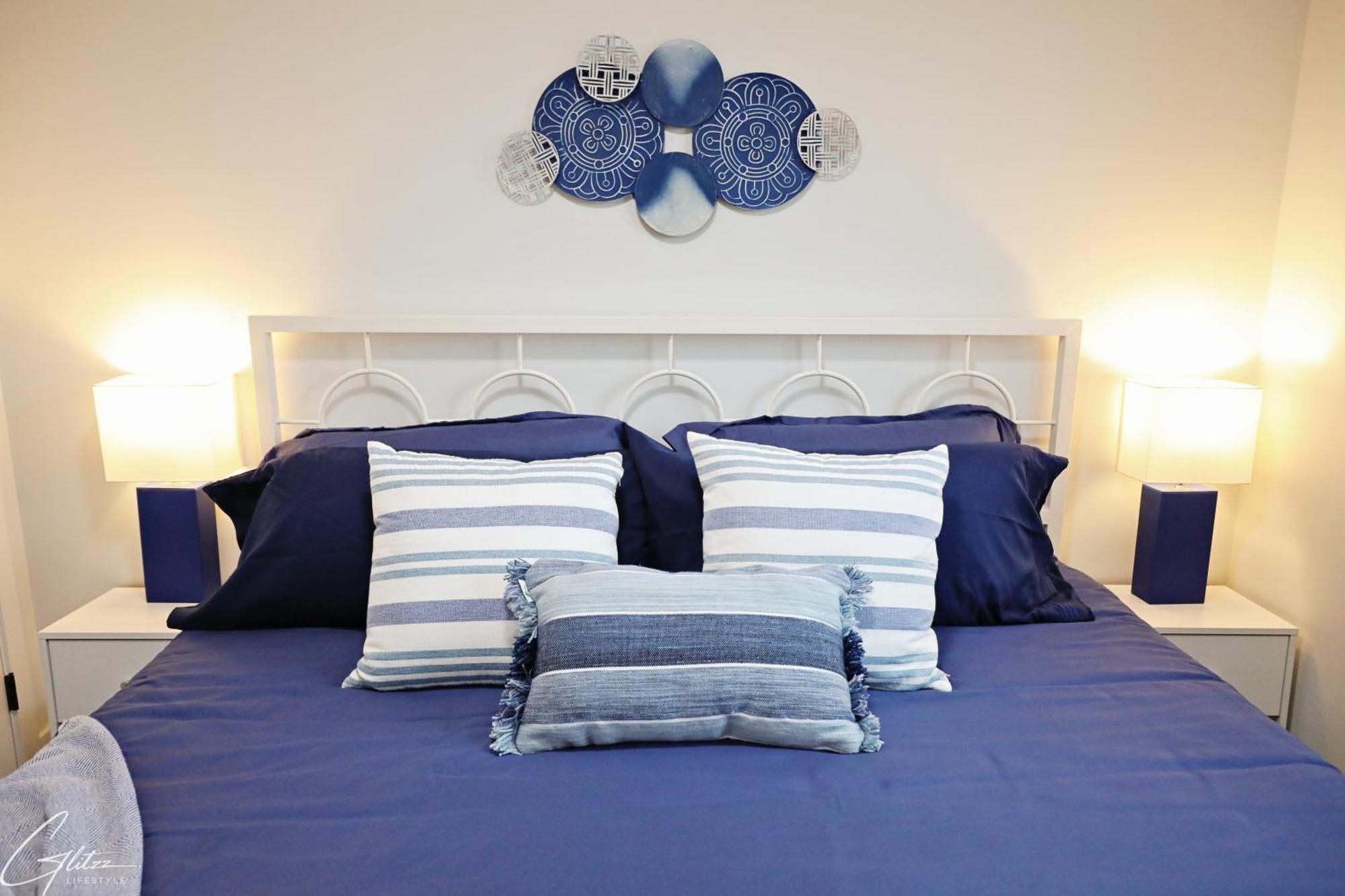 Holiday home Exquisite Oasis With 3 King Beds,airport,disney Edmonton