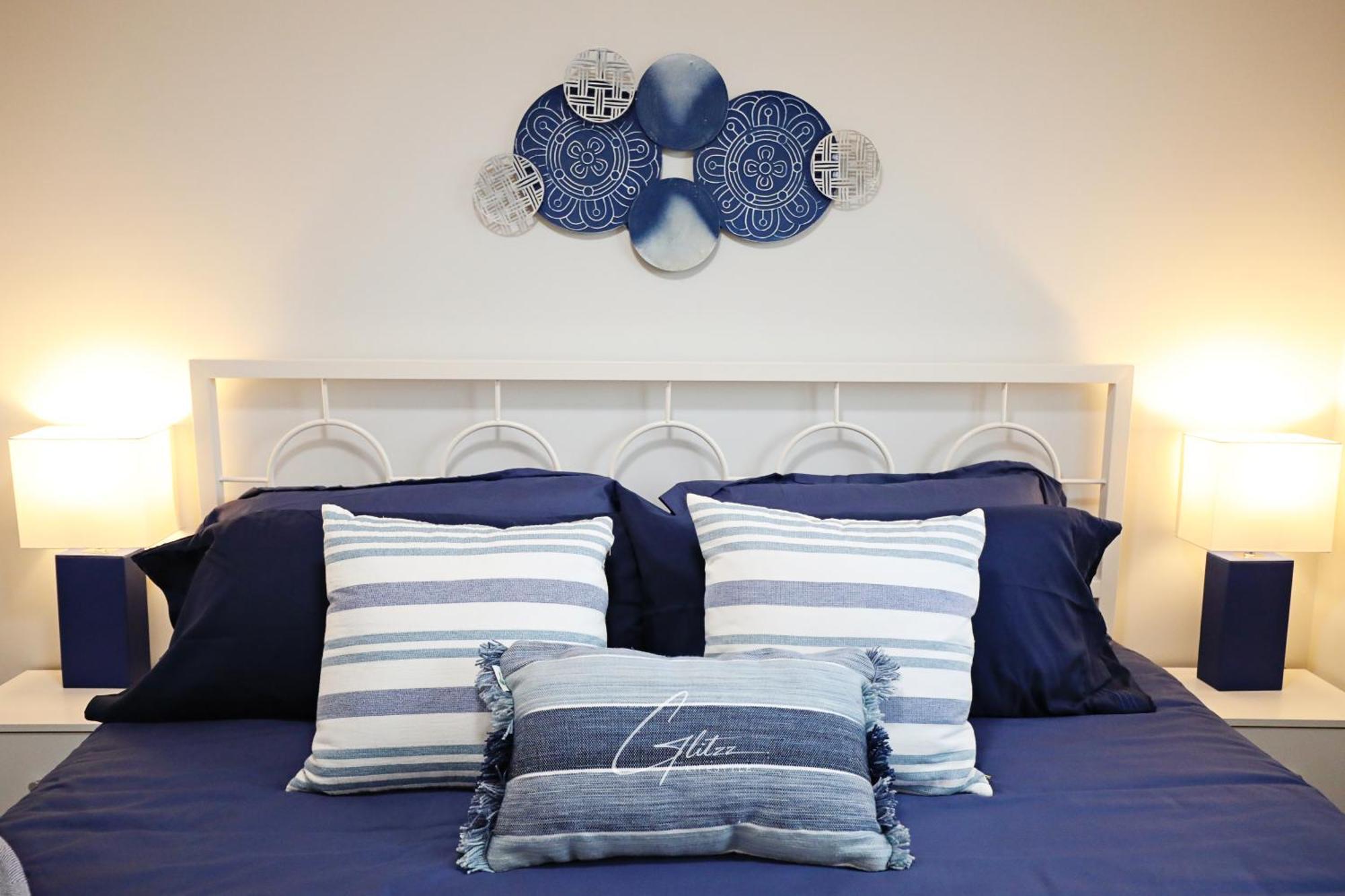 Holiday home Exquisite Oasis With 3 King Beds,airport,disney *