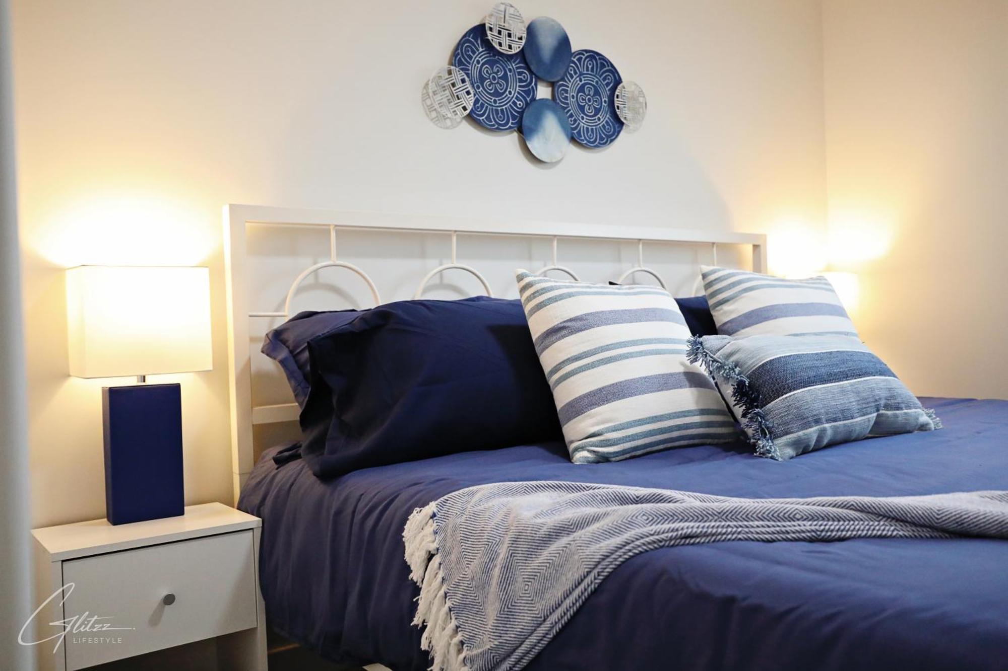 Exquisite Oasis With 3 King Beds,airport,disney Holiday home