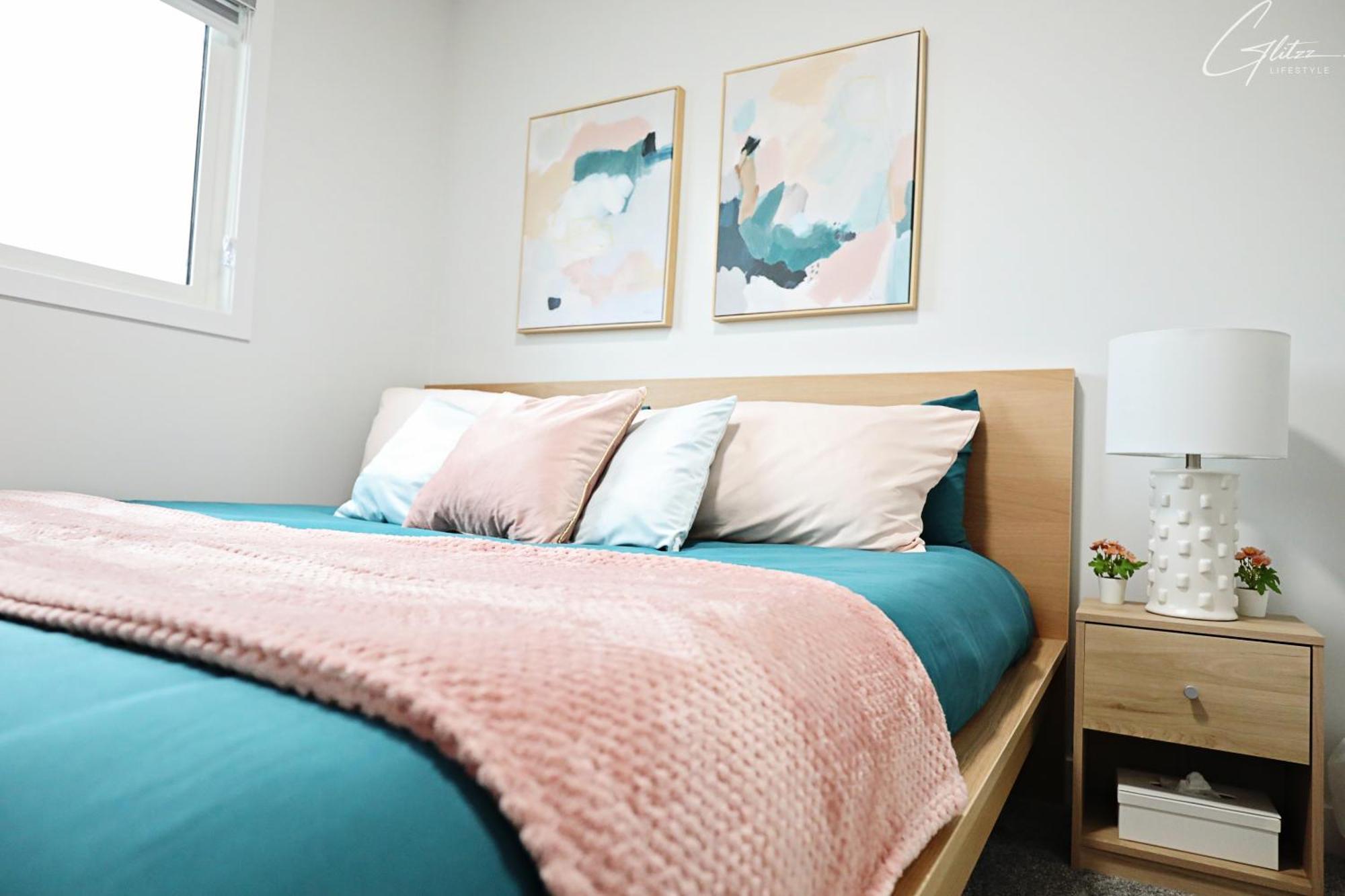 Exquisite Oasis With 3 King Beds,airport,disney Holiday home Edmonton