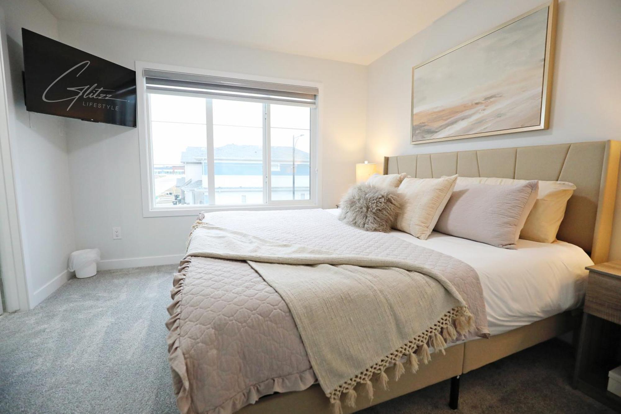 Exquisite Oasis With 3 King Beds,airport,disney *