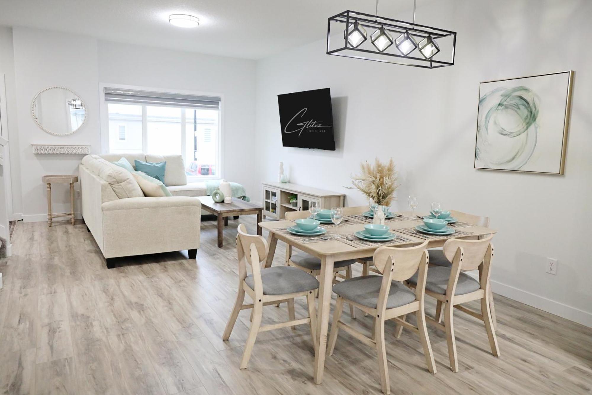 Holiday home Exquisite Oasis With 3 King Beds,airport,disney *
