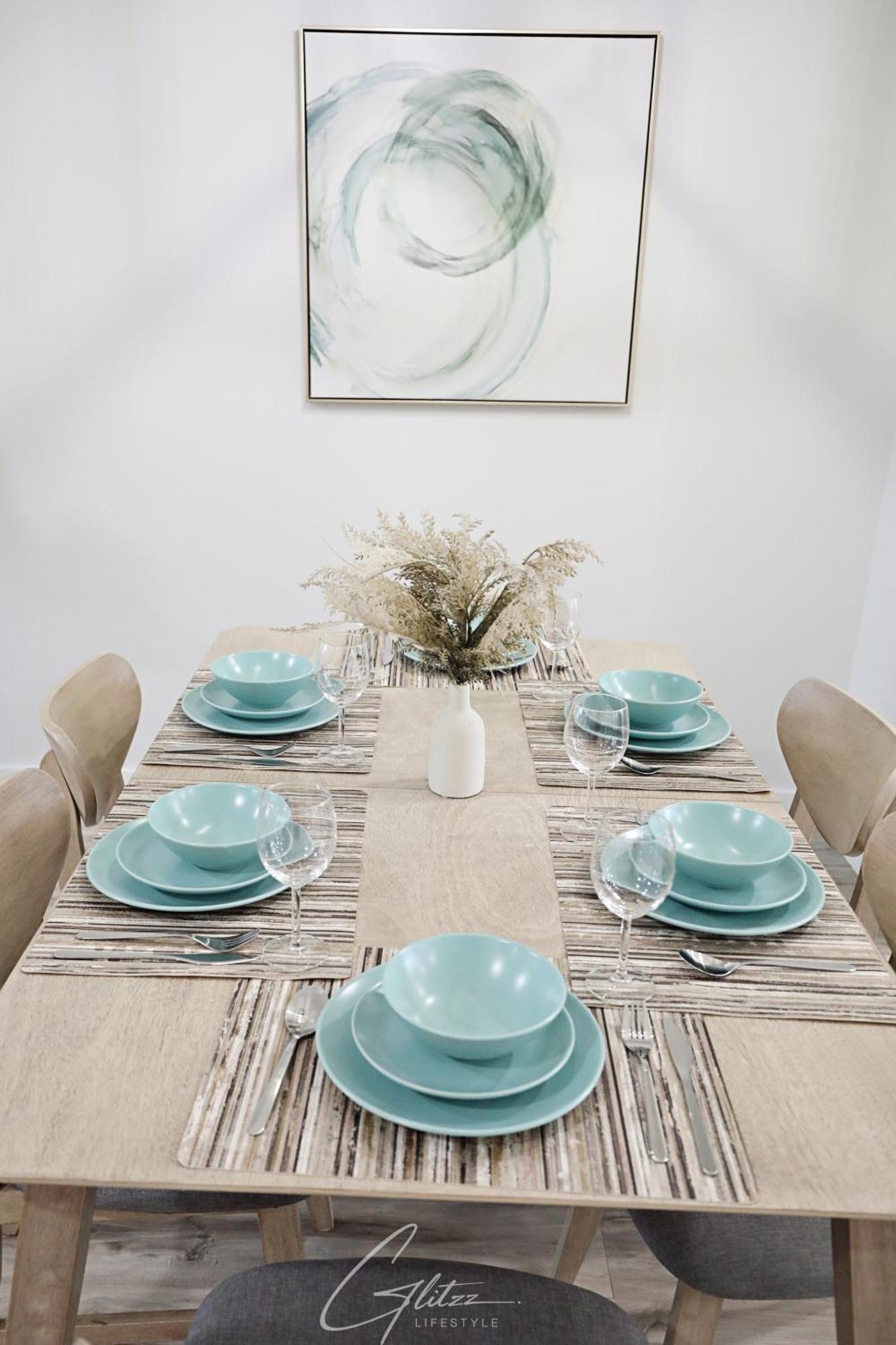 Exquisite Oasis With 3 King Beds,airport,disney Holiday home Edmonton