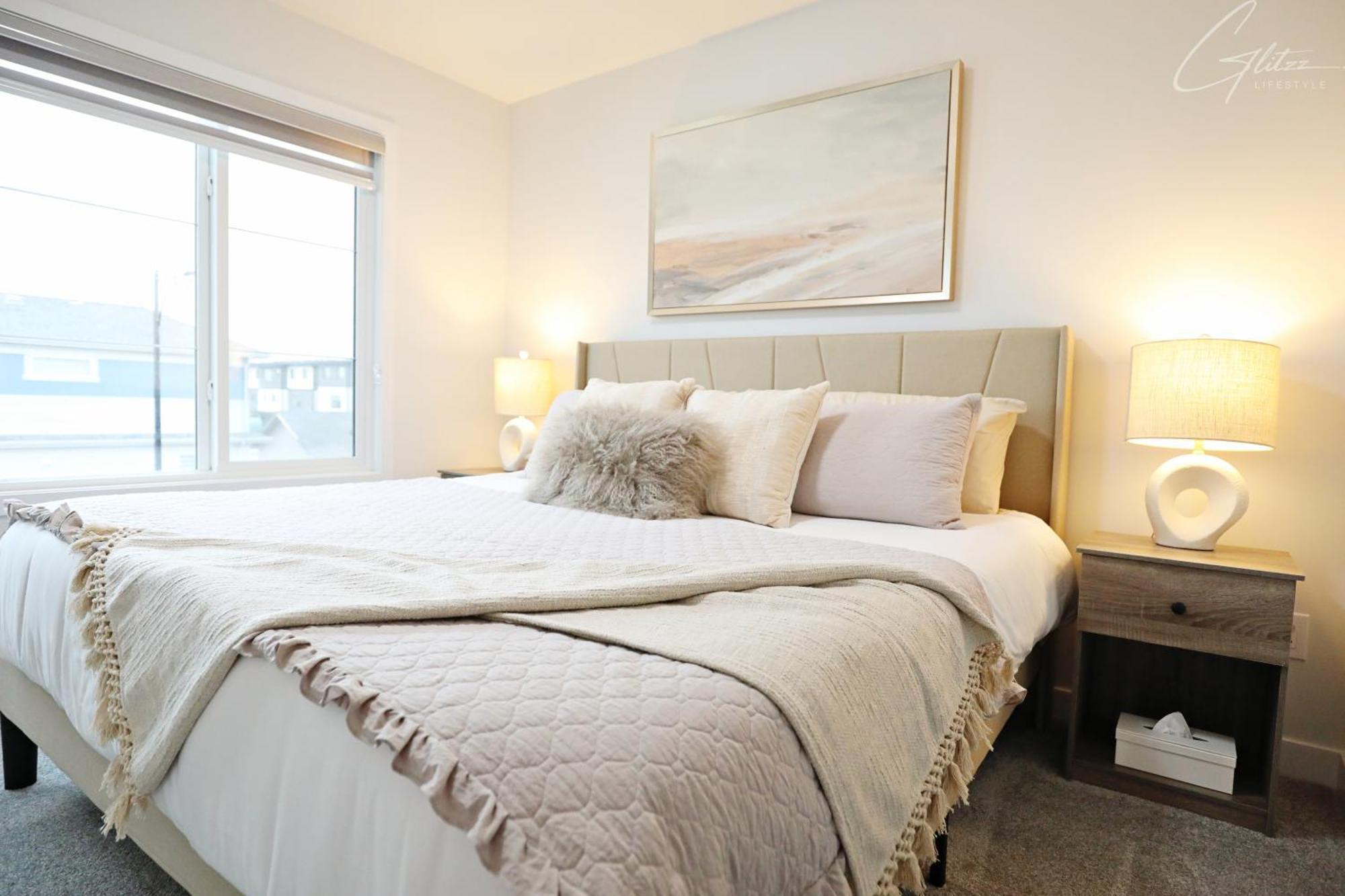 Holiday home Exquisite Oasis With 3 King Beds,airport,disney Edmonton