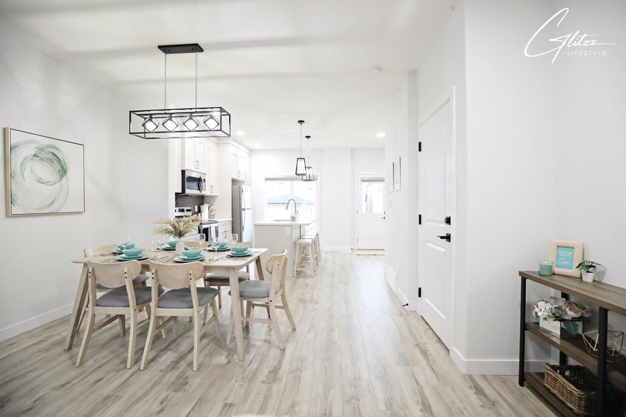 Exquisite Oasis With 3 King Beds,airport,disney Edmonton