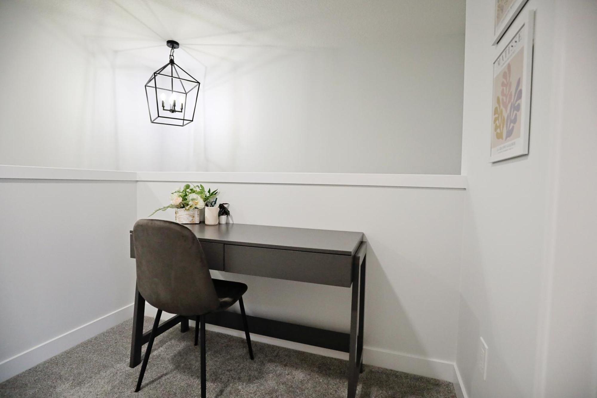 Exquisite Oasis With 3 King Beds,airport,disney Holiday home Edmonton
